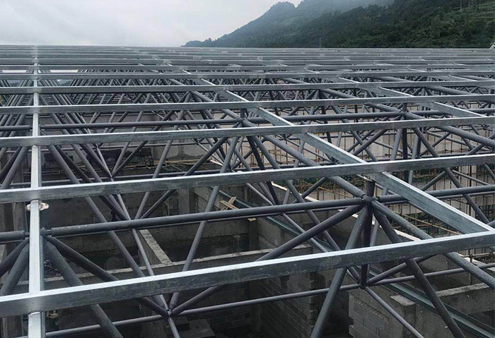 潜江仁怀冠英学校艺体楼网架